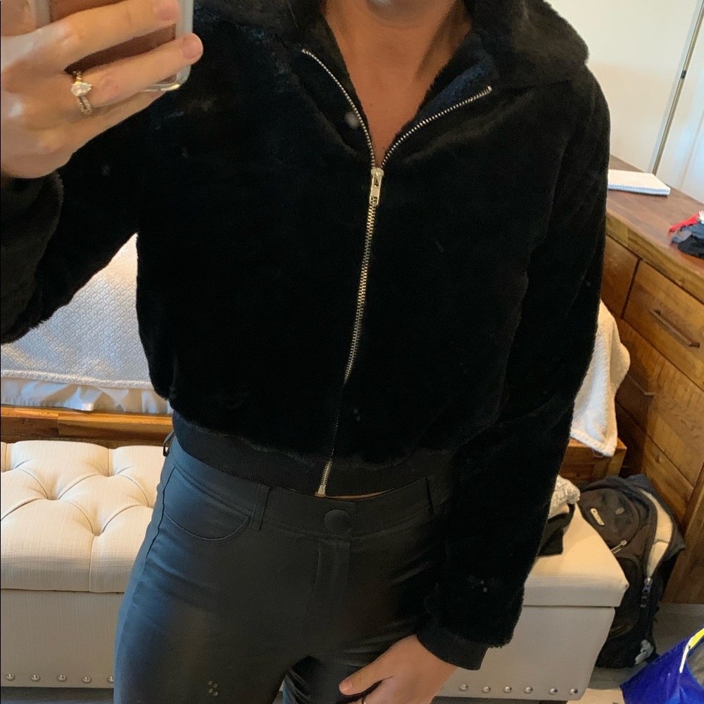 Faux fur cropped zip up jacket. SO SOFT.